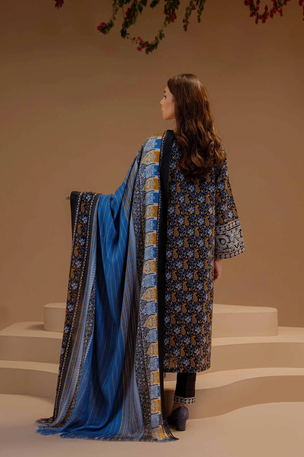 Nishat Linen – Blue Khaddar 3-Piece Stitched Suit