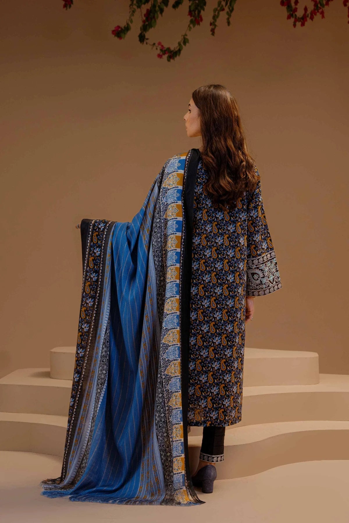 Nishat Linen – Blue Khaddar 3-Piece Stitched Suit