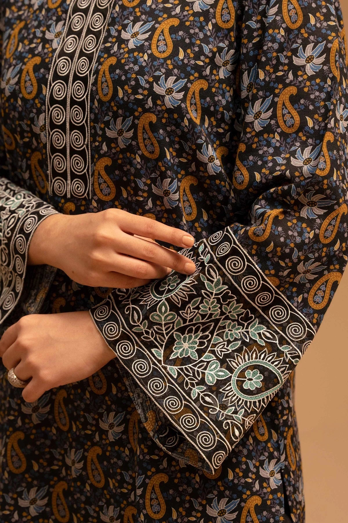 Nishat Linen – Blue Khaddar 3-Piece Stitched Suit