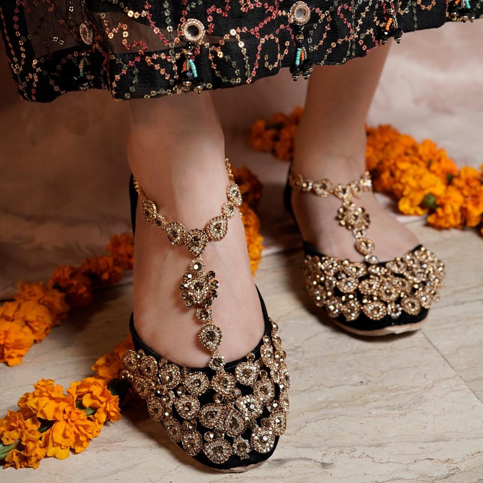 Handmade Bridal Kundan Khussa with Crystal Stones – Jutti