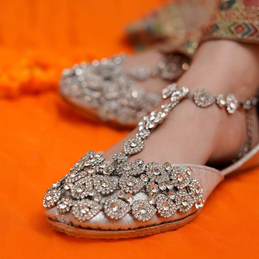 Handmade Bridal Kundan Khussa with Crystal Stones – Jutti